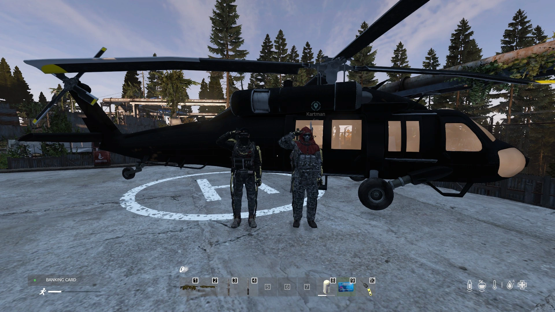 Bateau et véhicules stationnés dans une base de Creality DayZ